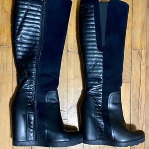 Great Condition Black Wedge Boots 👢
